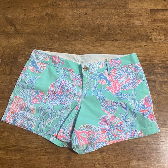 Callahan Lilly Pulitzer Shorts - Picture 1 of 4